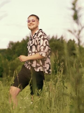 Tauras pristato vasarišką dainą „Iki kelių baloj“: nostalgiškame klipe atsigręžia į lietuvišką kaimą