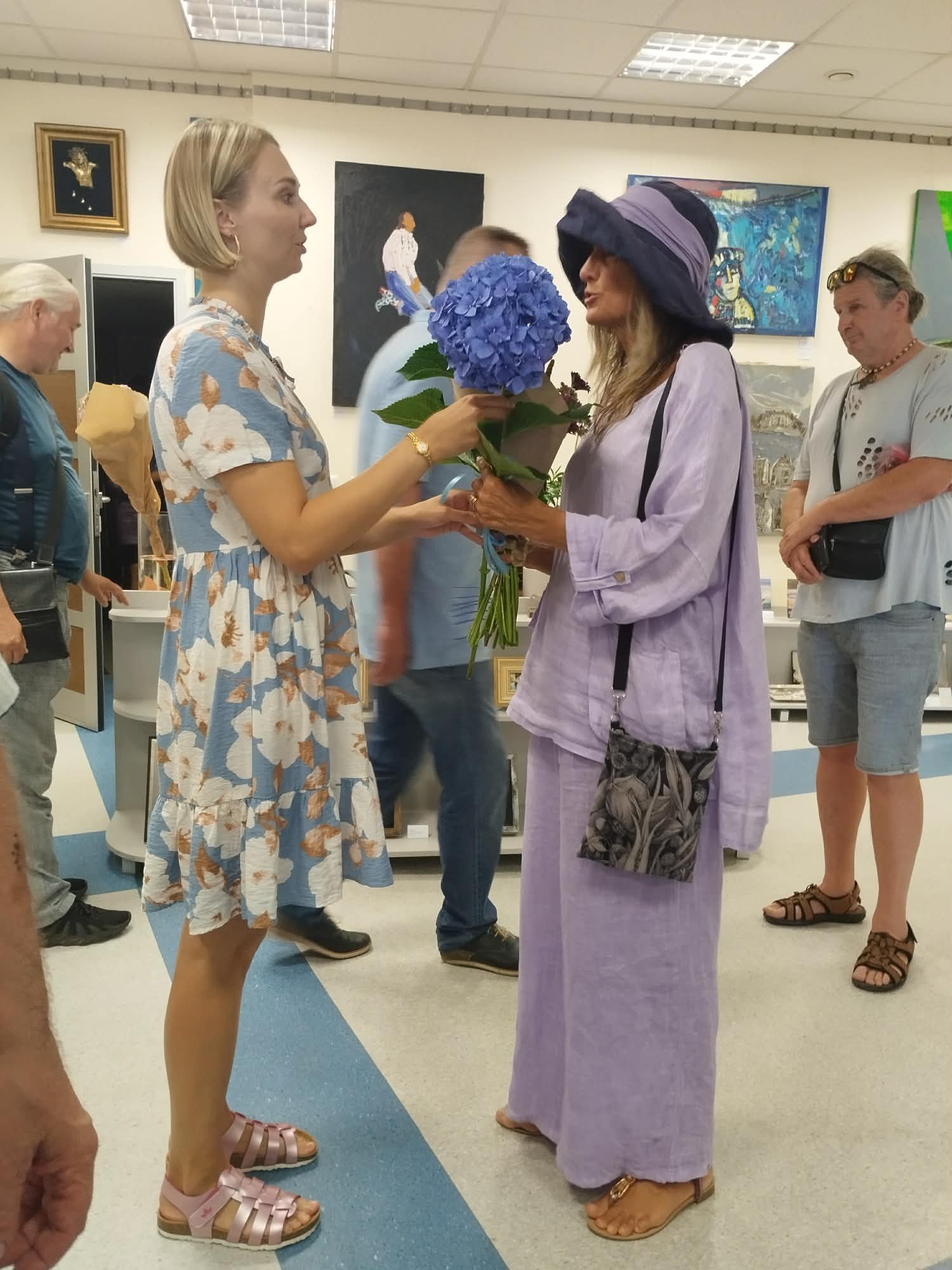 Menininkės kūrybą parodos atidaryme pristatė „Lyceum“ galerijos parodų kuratorė Agota Olimpija Bričkutė ir dailininkės teta, rašytoja Jolita Herlyn.