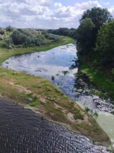 Modlino strateginę reikšmę lėmė Vyslos ir Narevo santaka bei netoliese į Narevą įtekanti Wkra.