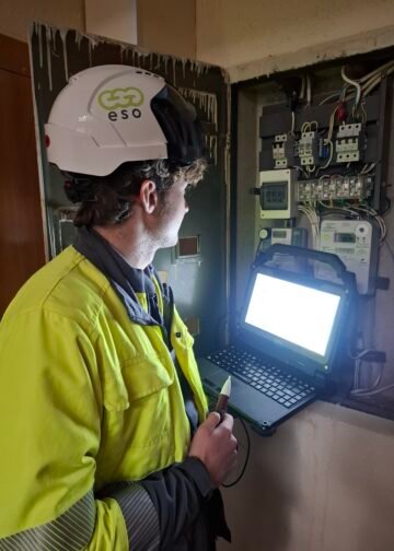 Vilniaus kolegijos elektros ir automatikos inžinerijos studentas Daniel Bachmetjev prisipažįsta, kad tik pradėjęs studijuoti ir išbandęs darbą energetikos sektoriuje suprato, kokia įvairiapusė yra ši sritis.