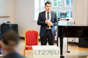 Diskusijos moderatorius KU Viešojo administravimo ir politikos mokslų katedros mokslo darbuotojas dr. Konstantinas Lotiukas.